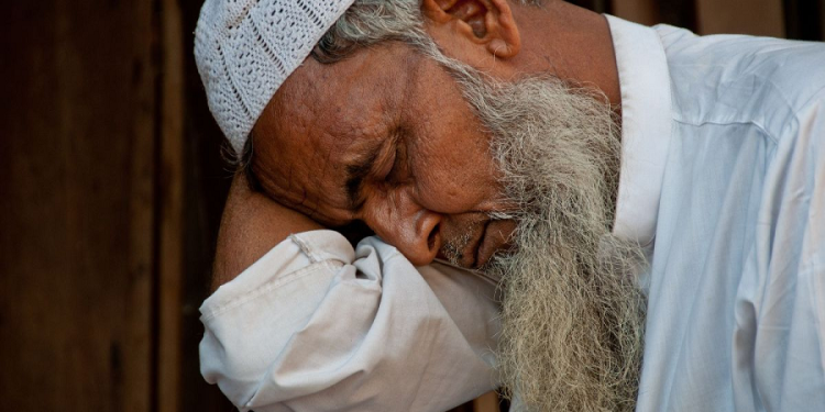 Hukum Tertidur saat Mendengarkan Khotbah Jumat Cara Sholat
