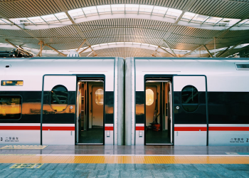 Hukum Sholat Di Kereta Api Atau Pesawat